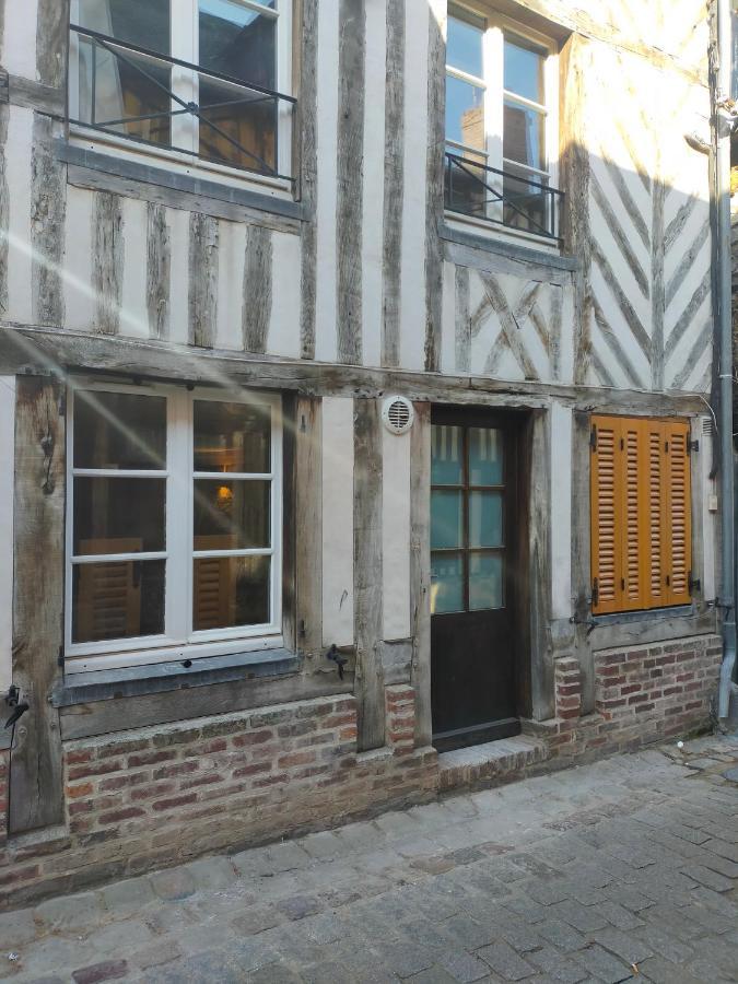 Charme et confort à proximité du vieux bassin Honfleur Esterno foto